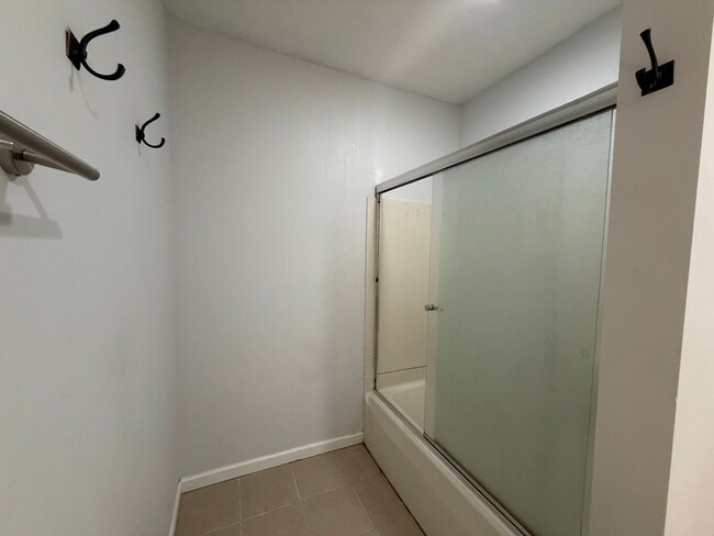 Building Photo - Charming 3 Bedroom, 1 Bath Home in the Swa...