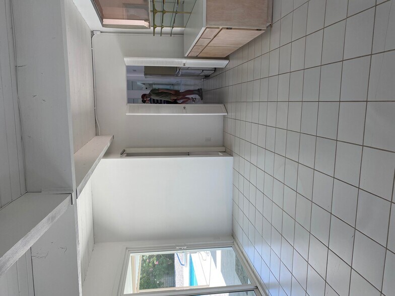 Building Photo - 601 E Racquet Club Rd