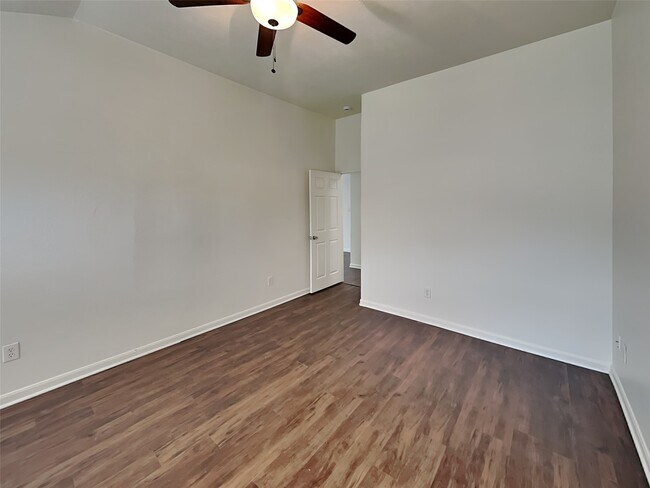 Building Photo - 409 Mystic Glen Loop