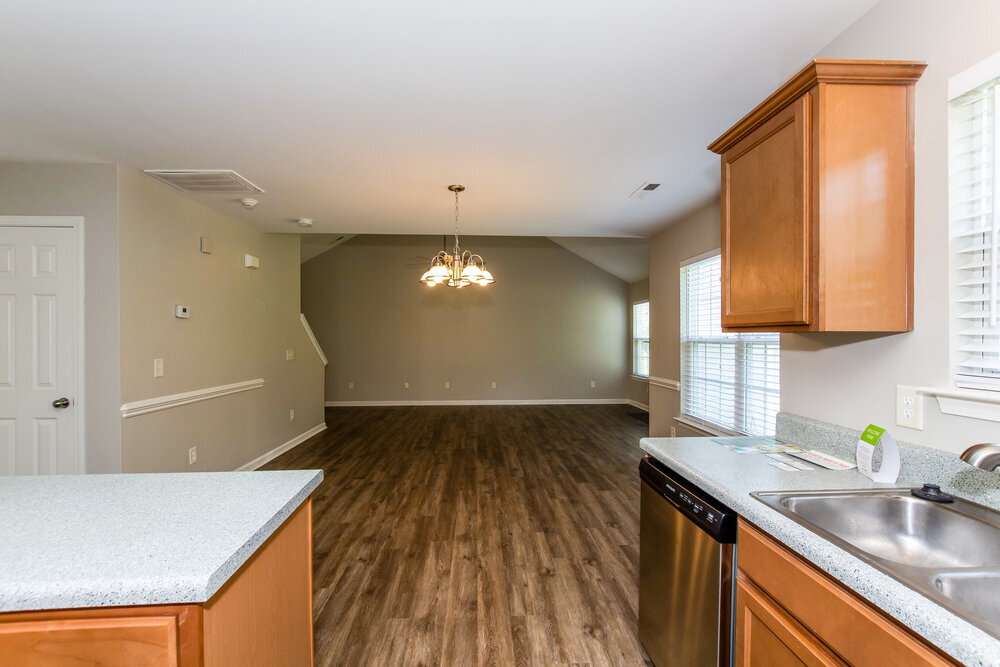 Building Photo - 7443 Hidden Creek Dr