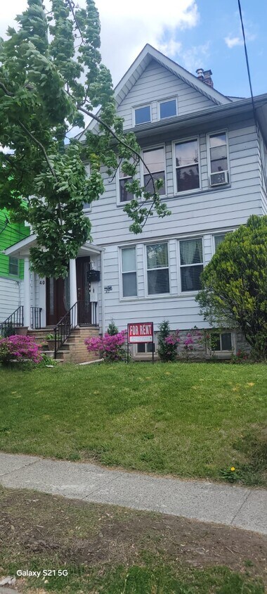 Building Photo - 40 Brookwood Dr