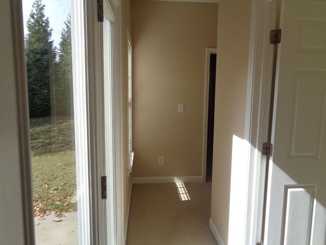 Building Photo - Kernersville Location-3 Bedroom House