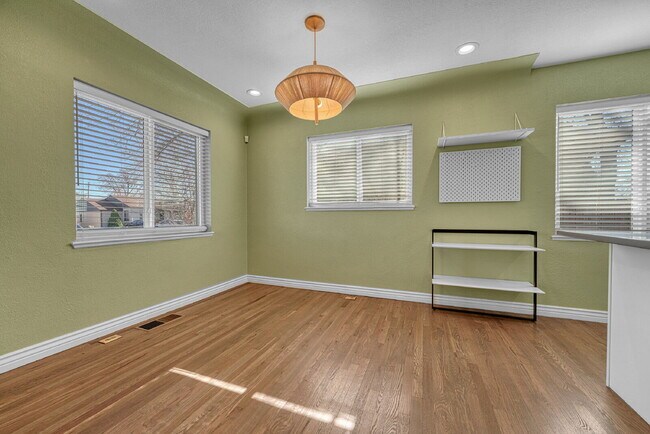 Building Photo - $3,595.00, $300 OFF First Months' Rent - 4 Bedroom, 3 Bath, Single Family Home in Denver with Fin...