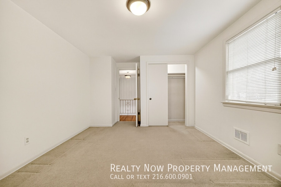 Building Photo - 2171 Cedarview Dr