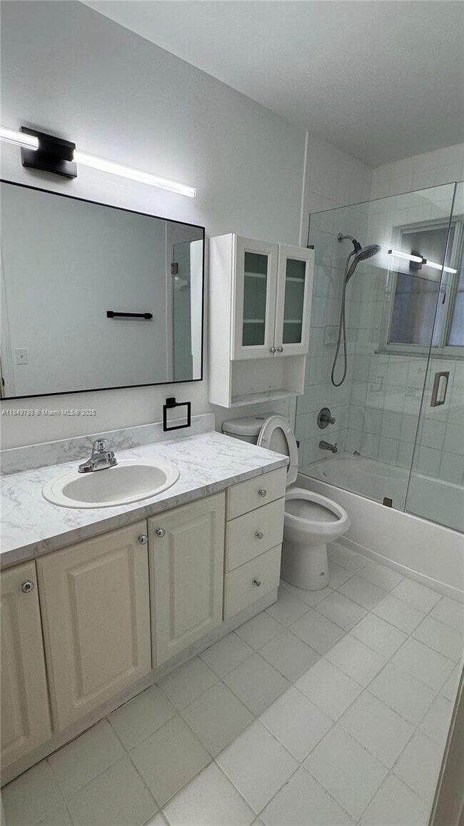 Building Photo - 1270 W 42nd St