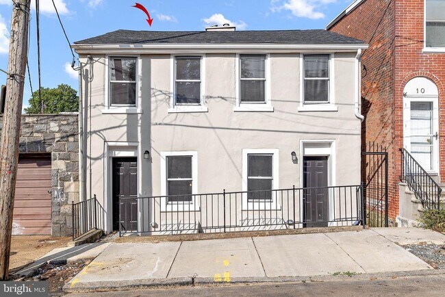 Building Photo - 6 W 20th St