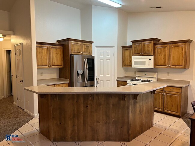 Building Photo - Single Family Home in Ironwood