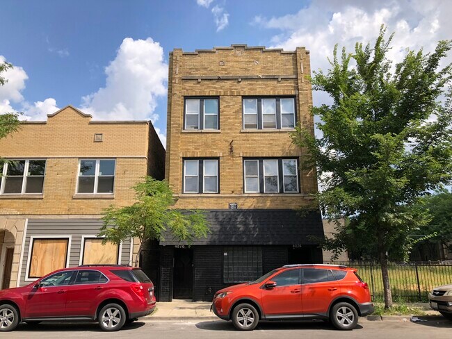 Primary Photo - 4876 W Armitage Ave