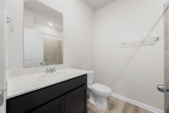 Building Photo - 140 Honey Bee Rd