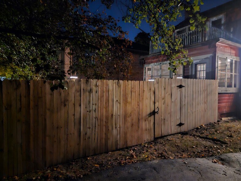 Building Photo - 3520 Ingleside Rd