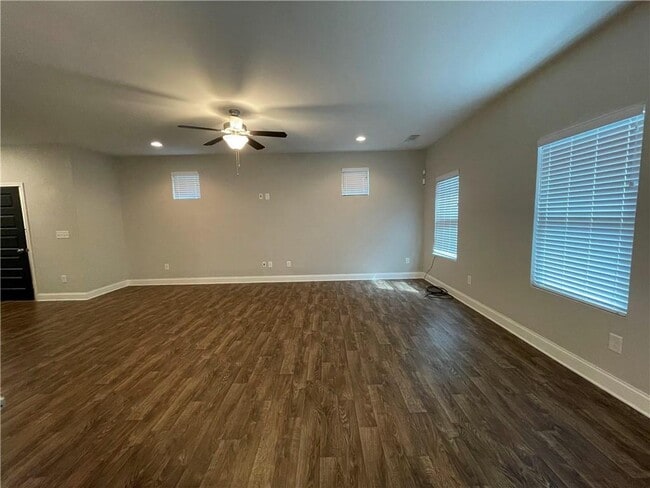 Building Photo - 301 Omnia Ridge Way