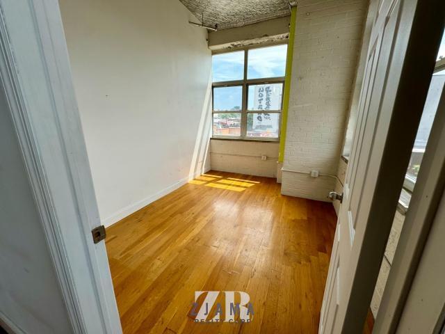 Building Photo - 2 bedroom in Brooklyn NY 11237