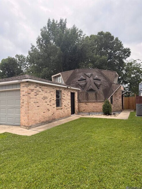 Building Photo - 15444 Summerwood Ave
