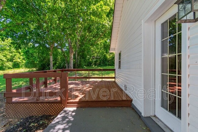 Building Photo - 210 Westover Dr