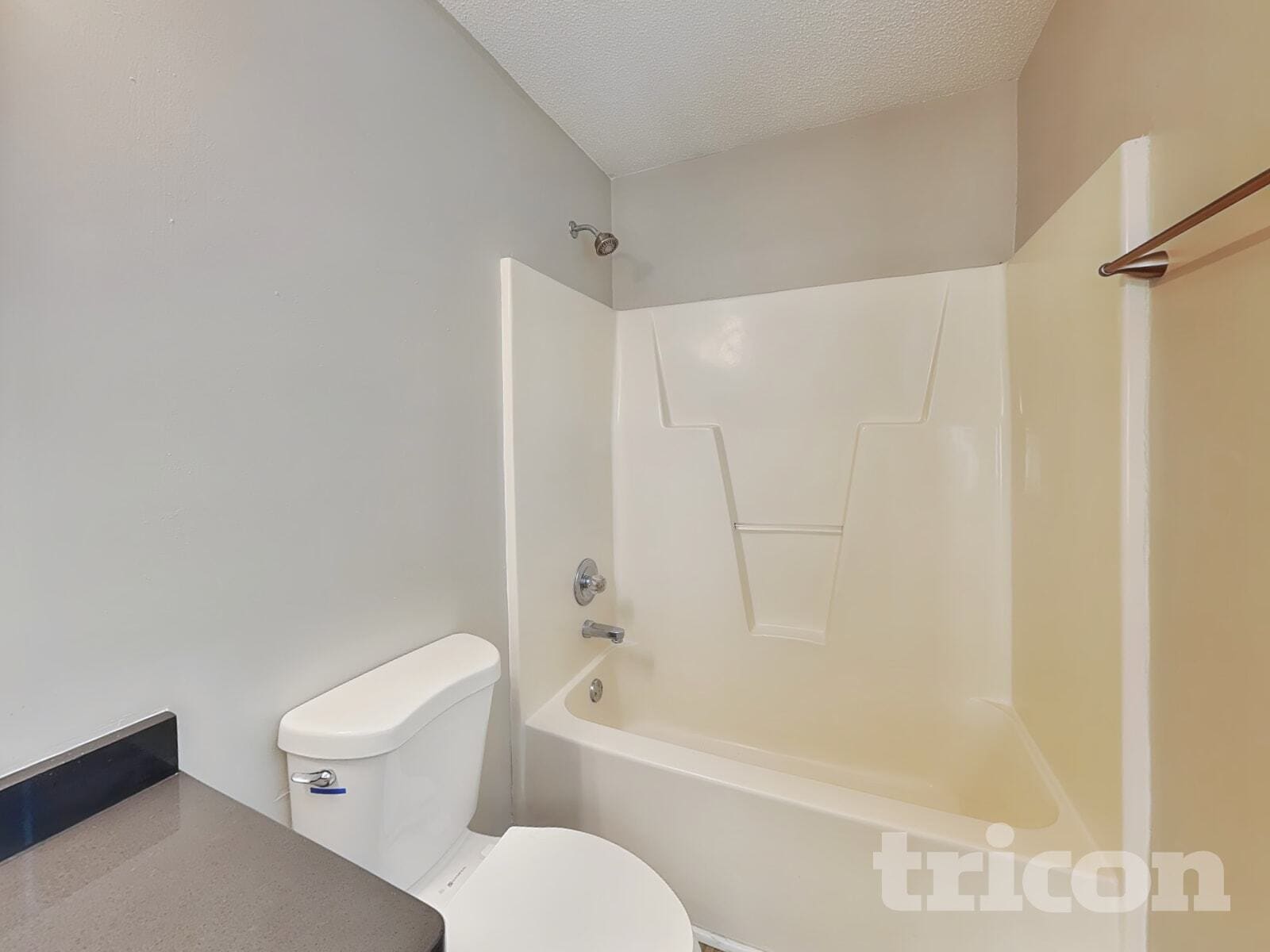 Building Photo - 4417 Woodlawn Dr