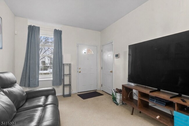 Building Photo - 137 Stratford Dr