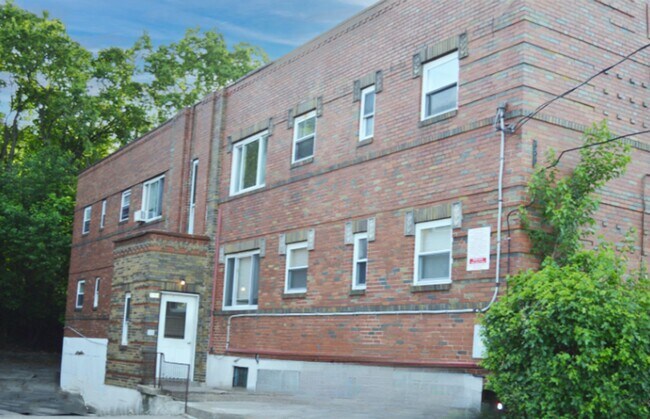Building Photo - 948 Ludlow Ave