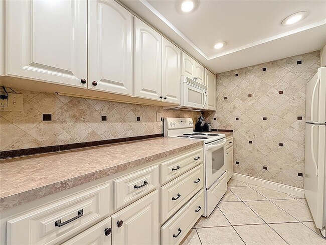 Building Photo - 400 64th Ave