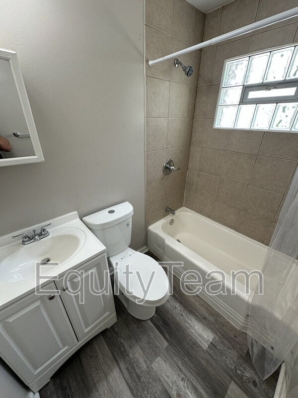 Building Photo - 10032 Regency Ct