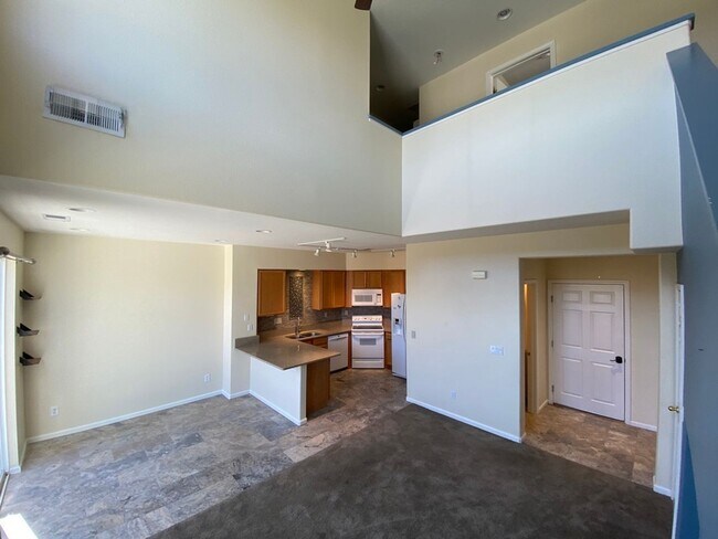 Building Photo - North Valley - 3 Bed 2 Bath - Near Water P...