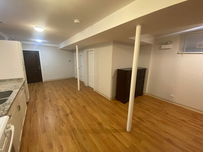 Building Photo - 1111 N Ashland Ave