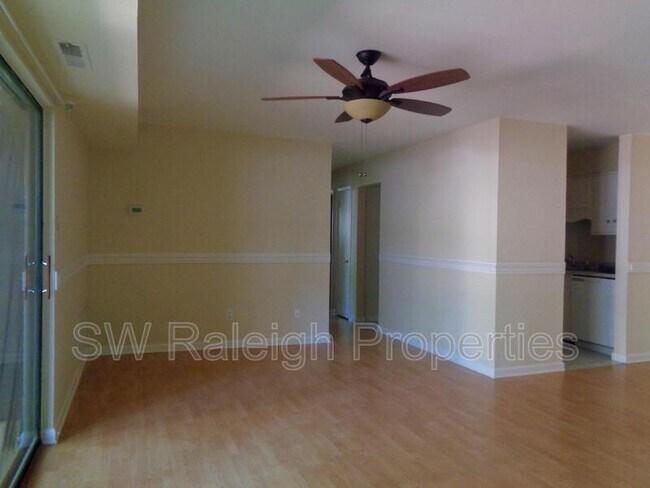 Building Photo - 1204 Schaub Dr