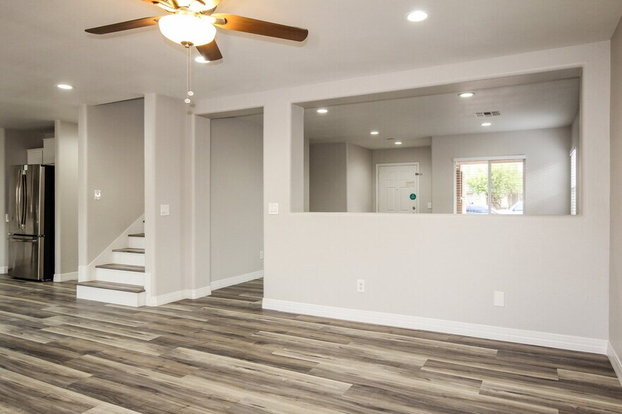 Building Photo - 11578 W Mountain View Rd