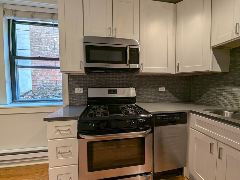 Building Photo - 2424 N Kedzie Blvd