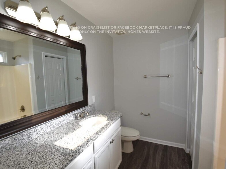 Building Photo - 1215 Pinehaven Ct