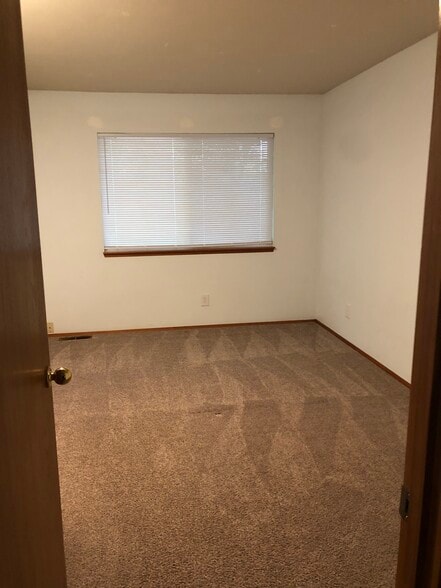 Building Photo - 10918 Crocus Pl NW