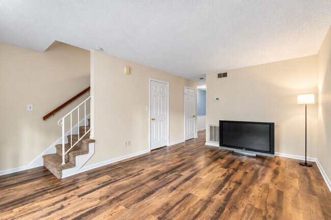 Building Photo - 4000 S Bend Dr