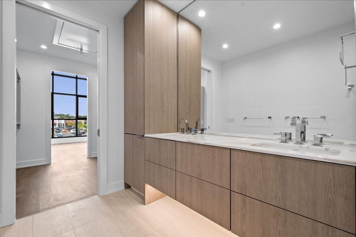 Building Photo - 728 Waukegan Rd