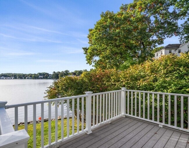 Building Photo - 6 Davis Way