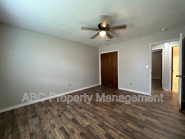 Building Photo - 1603 Juniper Cir
