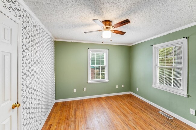 Building Photo - Move-In Ready 3-Bedroom Home with Spacious Yard to Enjoy!