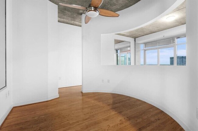 Building Photo - 250 Pharr Rd NE