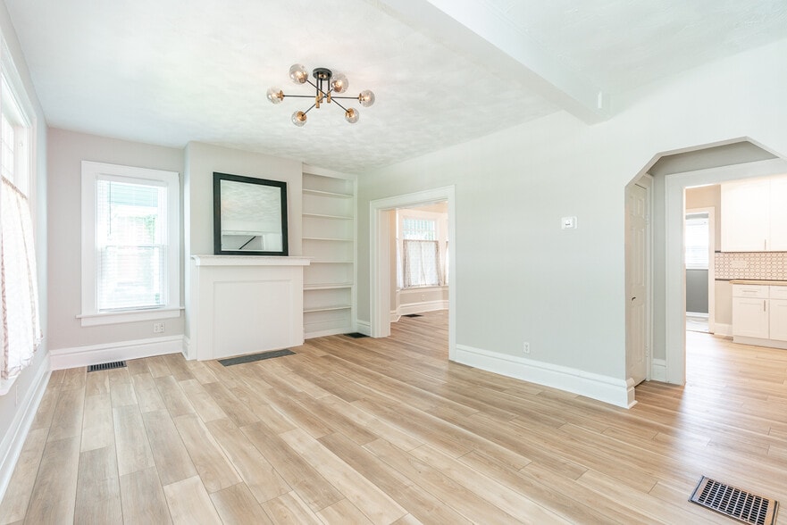 Living Room - 2435 Summit St