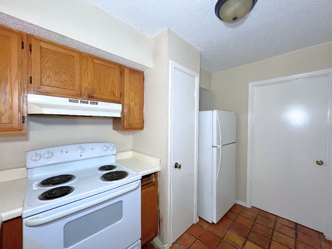 Building Photo - 5120 San Francisco Ave