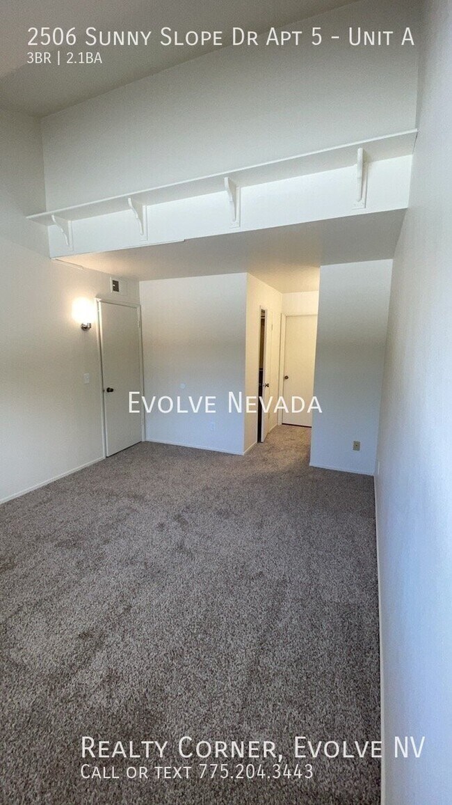 Building Photo - 2506 Sunny Slope Dr