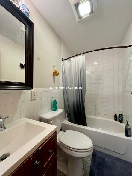 Building Photo - 179 Northampton St