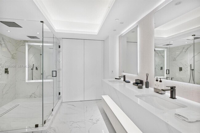 Building Photo - 1830 S Ocean Dr