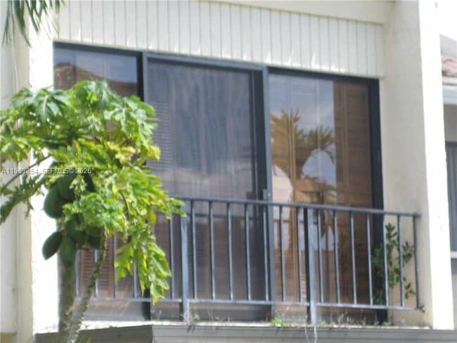 Building Photo - 6512 Kendale Lakes Dr