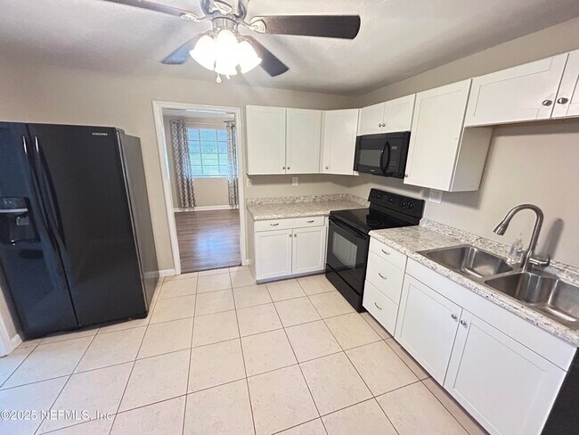 Building Photo - 3958 Hunter Cir