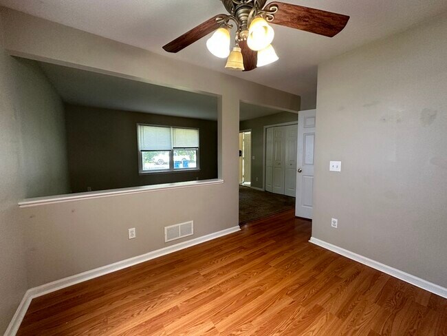 Building Photo - Nice and Large 3BR/1.5ba unit for rent in ...