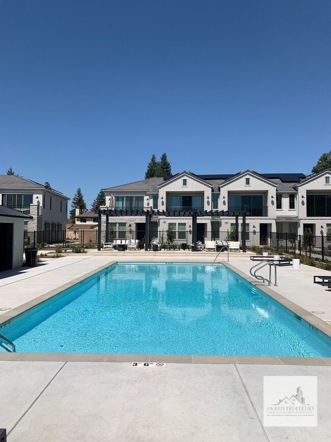 Building Photo - 490 W Mahogany Ln