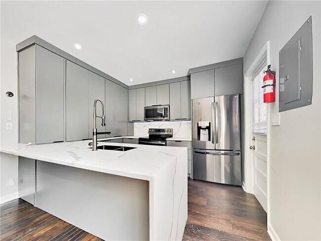 Building Photo - 425 Lindbergh Drive NE