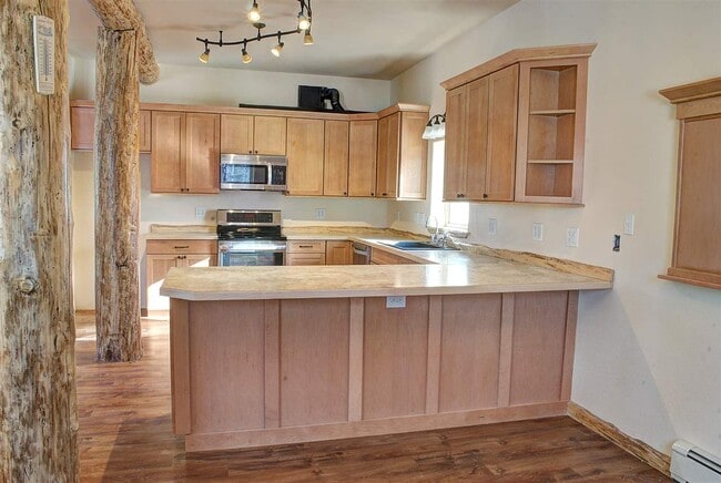 Building Photo - 1738 Alaska Way