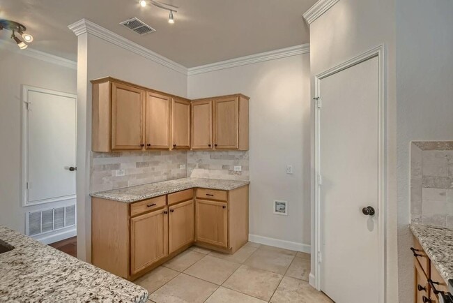 Building Photo - 8008 Serenity Way