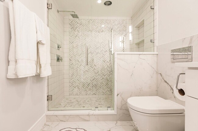 Building Photo - 4001 Gulf Shore Blvd N