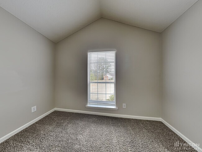 Building Photo - 325 Plantation Blvd